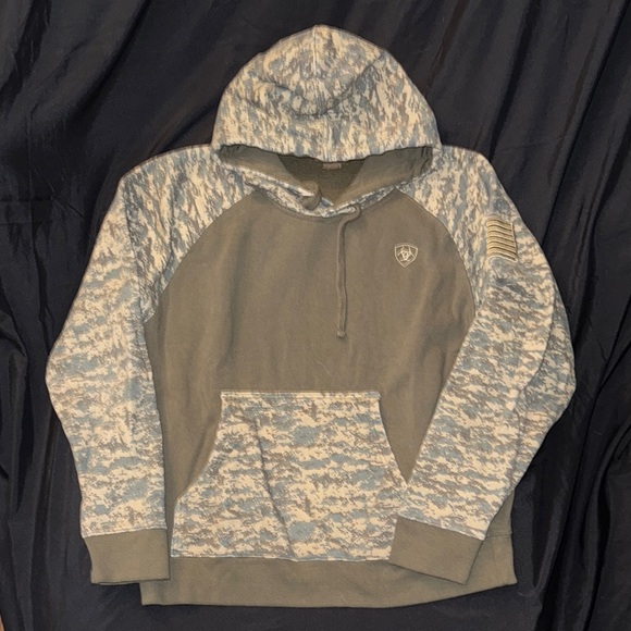 Ariat Men's Green Digital Camo Hoodie - Picture 1 of 3